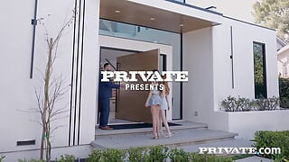 Özel com - Scarlet Skies ve Aubry Babcock bir ev satın alıyor, sonra emlakçıyla kutlama yapıyor