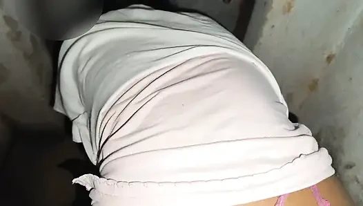 Diam-diam memanggil kakak ipar cantik di malam hari dan menidurinya di kamar mandi