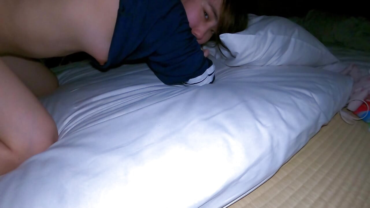 A153B03 Her pale body floats in the darkness, her alluring body! Her cute moans can't help but leak out!