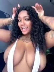 Cute tan skin (Piel canela linda)