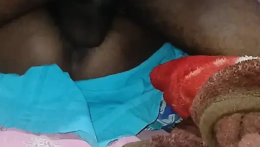 Desi Biwi Ka Raat Mein Legs Up Karke Blue Panty Side Kar Jamkar Chut Faad Di – Payal Wali Tight Chut Hindi Audio