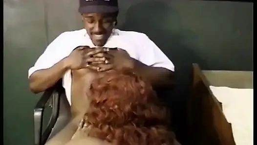 Телочку с огромными сиськами трахают в нижнем белье