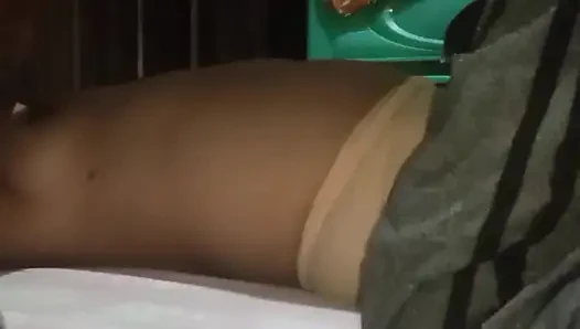 Snoop Dogg mencoba membawaku keluar dari sini, meskipun aku berada di luar kota.