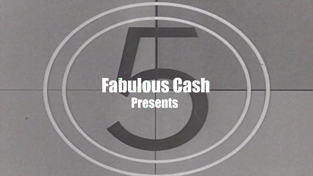 Мона Азар получава гъст изстрел сперма по лицето от горещия си треньор