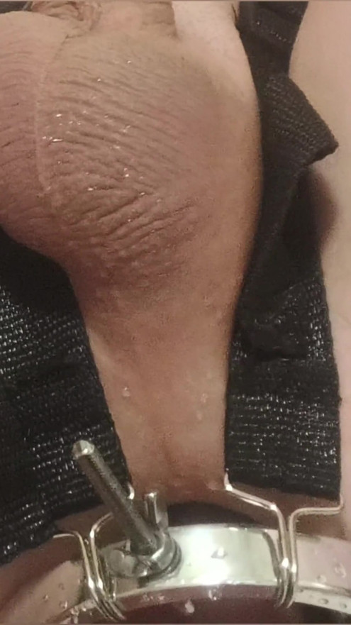 Enema, anal shower. Close-up view through anal mirror. Anal with water. Filling anal with water | Clip 3