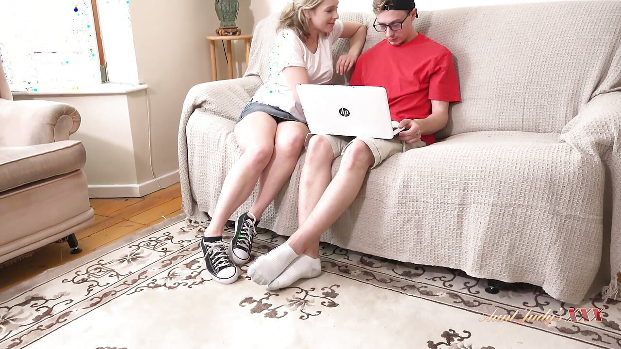 Hot MILF Princess Anna Fucks the Computer Repair Guy