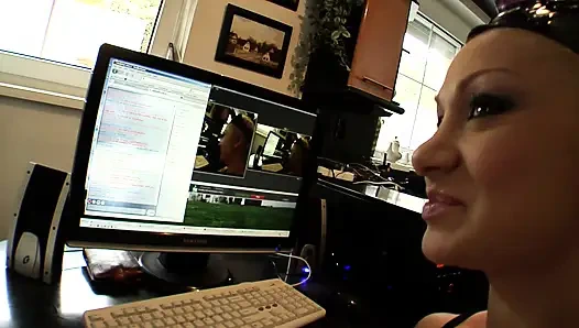 60 dakikalık sert lezbiyen yumruk sokma