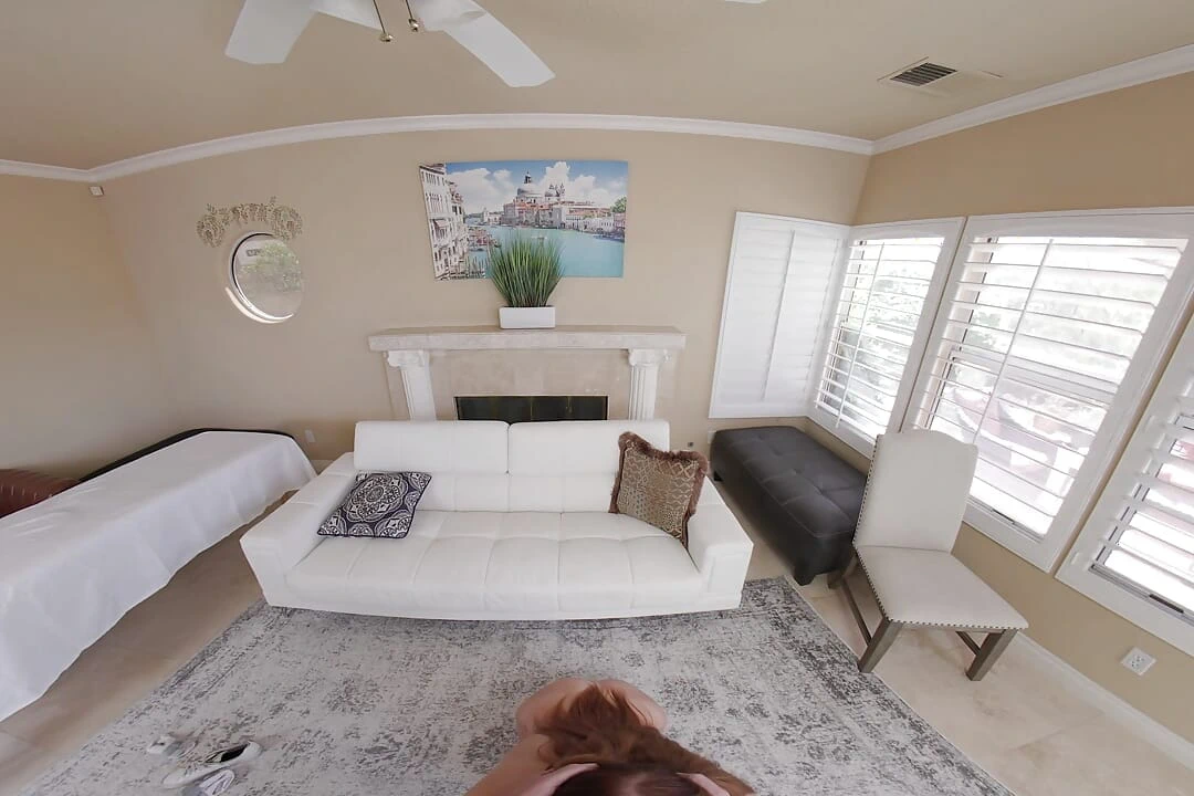 Stella Lux是一个拥有惊人身体的真正美女