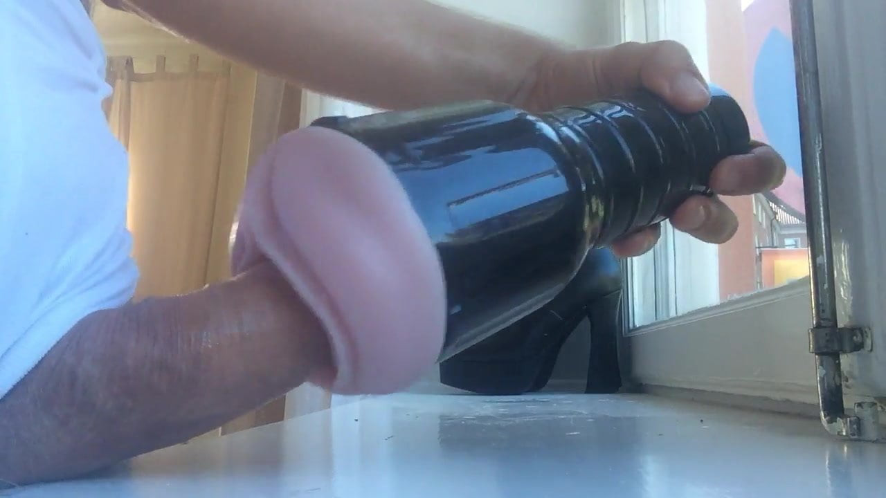 Fucking with toy to cum orgasm
