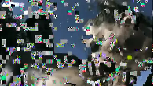 Sarışın Jeany Bee Akdeniz yolculuğu sırasında manzaraları görmeye ve utangaç teneffüsleri ziyarete bayılıyor