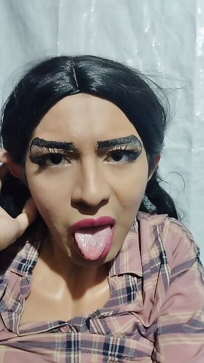 Mexican shemale showing her buttocks for her macho