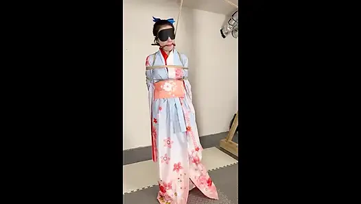 Кульминационная версия ношения кимоно в солнечный день