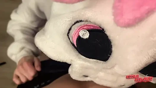 Üvey kız kardeşimi siktim ve amına boşaldı