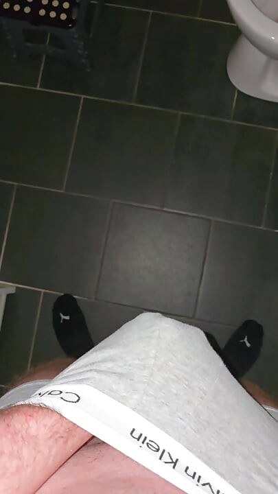 Calvin Klein Igra se s izbočinom u sivom donjem rublju PhantomGentX