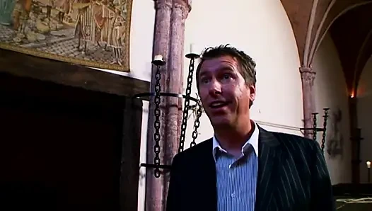 Kırmızı Lateks BDSM Gönderiminde Bağlı Hatunlar