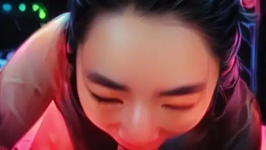 Аниме-подруга сосет большой белый член в реальной жизни - минет с оральным кримпаем в видео от первого лица