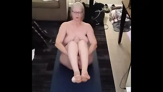 Watch Hot MILF BBW Do Her Morning Yoga!