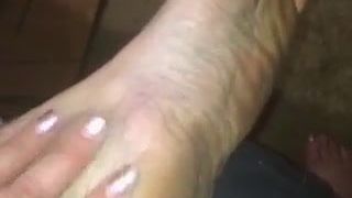 Randi shows us her sole