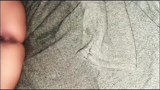 I hit my beautiful wife's pussy first with a penis, then put a finger and fucked the pussy like that, sister-in-law's pussy left the water.