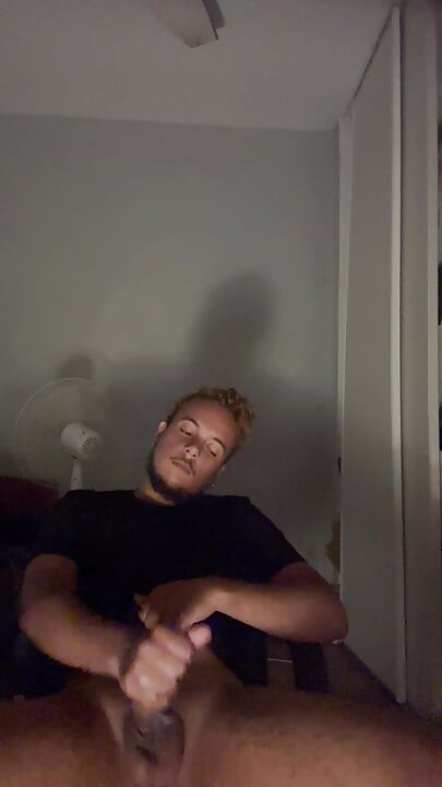 White boy beating his shit