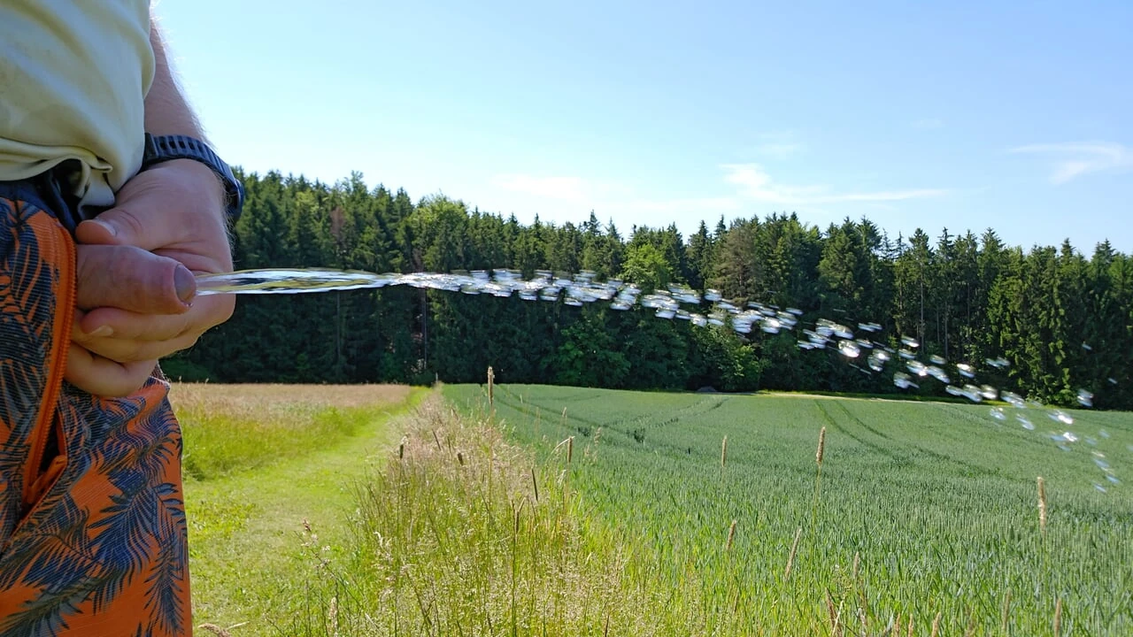 Outdoor Pissen und Wandern 2025 - kleiner Penis Edition