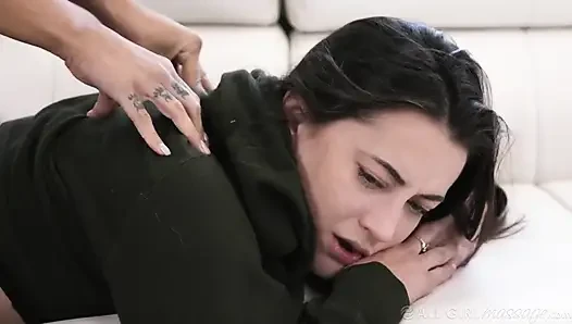 All girl massage - 2 sexy lesbische freundinnen ficken sich gegenseitig die gesichter mit ihrer nassen muschi