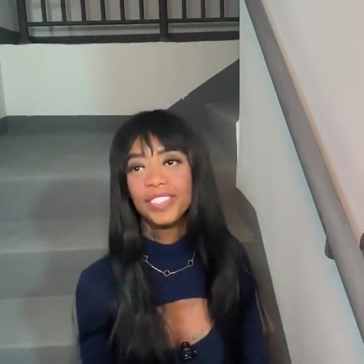 I Gave It to the Neighbor on the Stairs of the Condominium