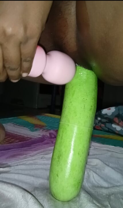 Bhabhi Ne chut ko phad Diya louki se