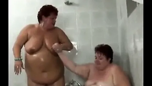 Big mature lesbians taking a shower