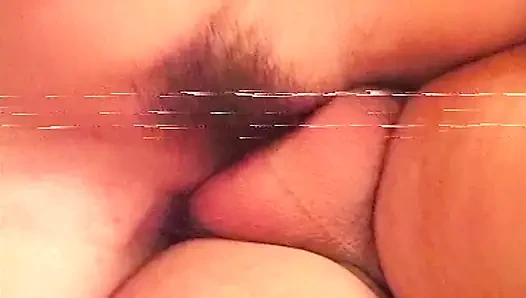 Azgın orta yaşlı seksi kadın yoğun bilardo masasından ıslanıyor