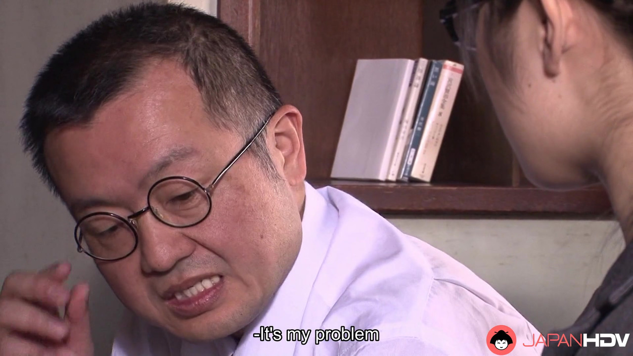 日本办公室女士nana kunimi在办公室里吮吸鸡巴，无码。