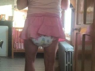 Difficult to walk with my thick diaperw