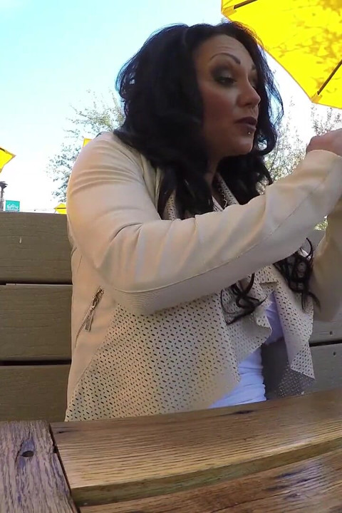 Big tits milf Ashton sucks off 5 cocks
