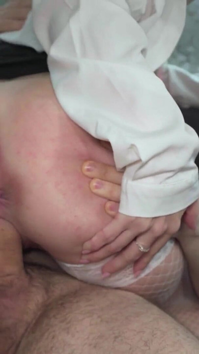 Loira de olhos azuis garçonete pode foder o dia todo - fake taxi | Clipe 3