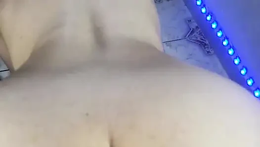 Cewek seksi ini suka banget pantatnya dientot habis-habisan sama kontol besar!