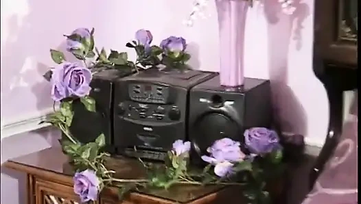 Хороший большой камшот на лицо, порция спермы для симпатичной светлокожей чернокожей принцессы