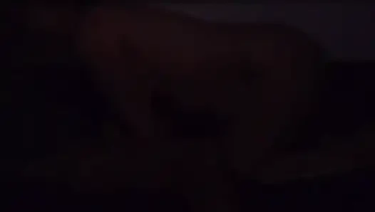 Замужняя женщина сосет мой хуй