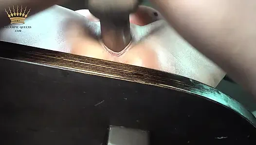 Susi si cewek seksi ini meringis keenakan, sayang, aku ratu pejuh!