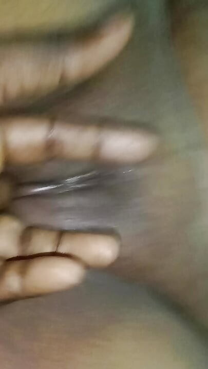 My stepaunt's pussy was massaged with oil and fingered.