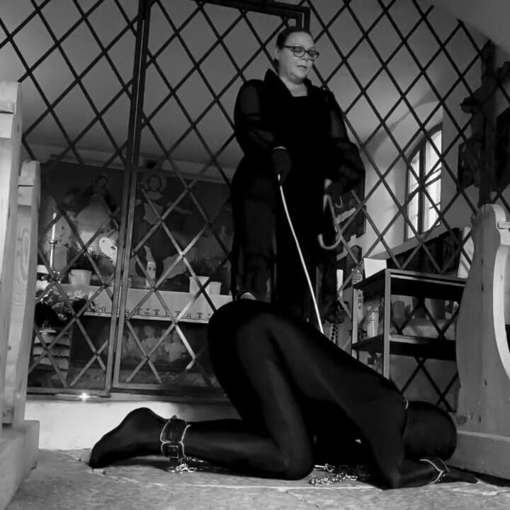 Dominatrix mistress April - the confessional