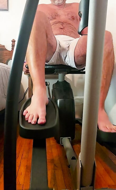 Beary ride the exercise bike until he CUMS