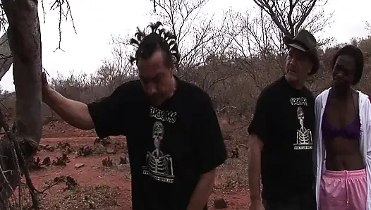 Kumda Gömülü Güzellik: Vahşi Açık Hava Fetiş Seks