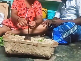 Makcik Tamil vigitabl memotong buah dada tiri menekan buah dada