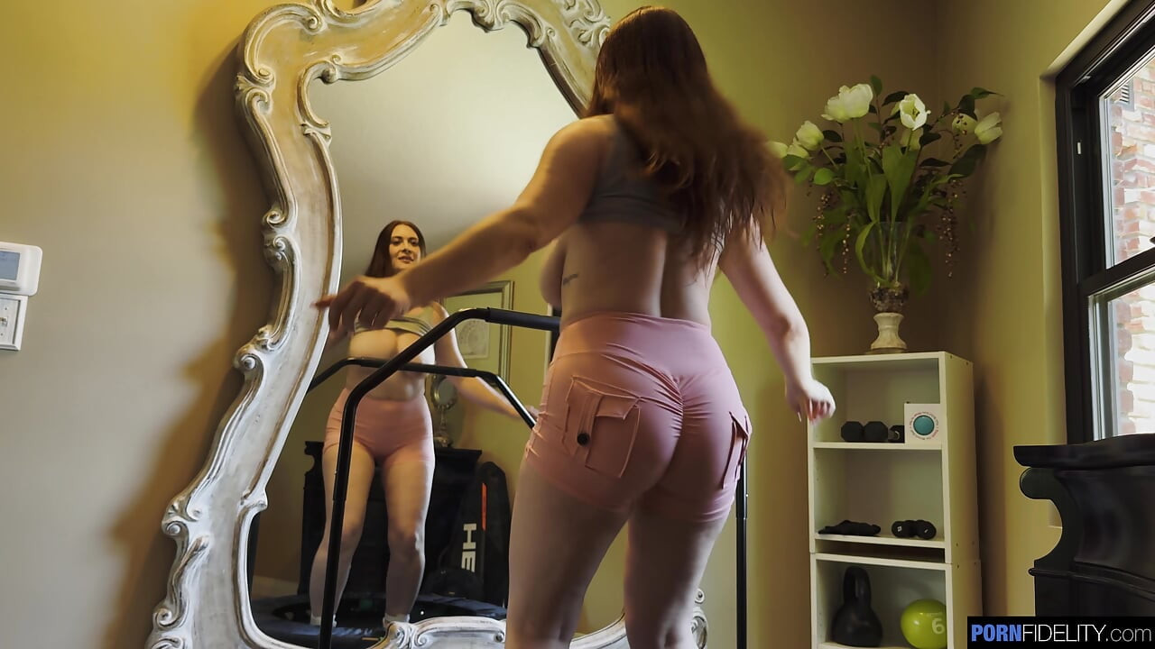 Busty Lindsay Leen jatkuvat Creampies