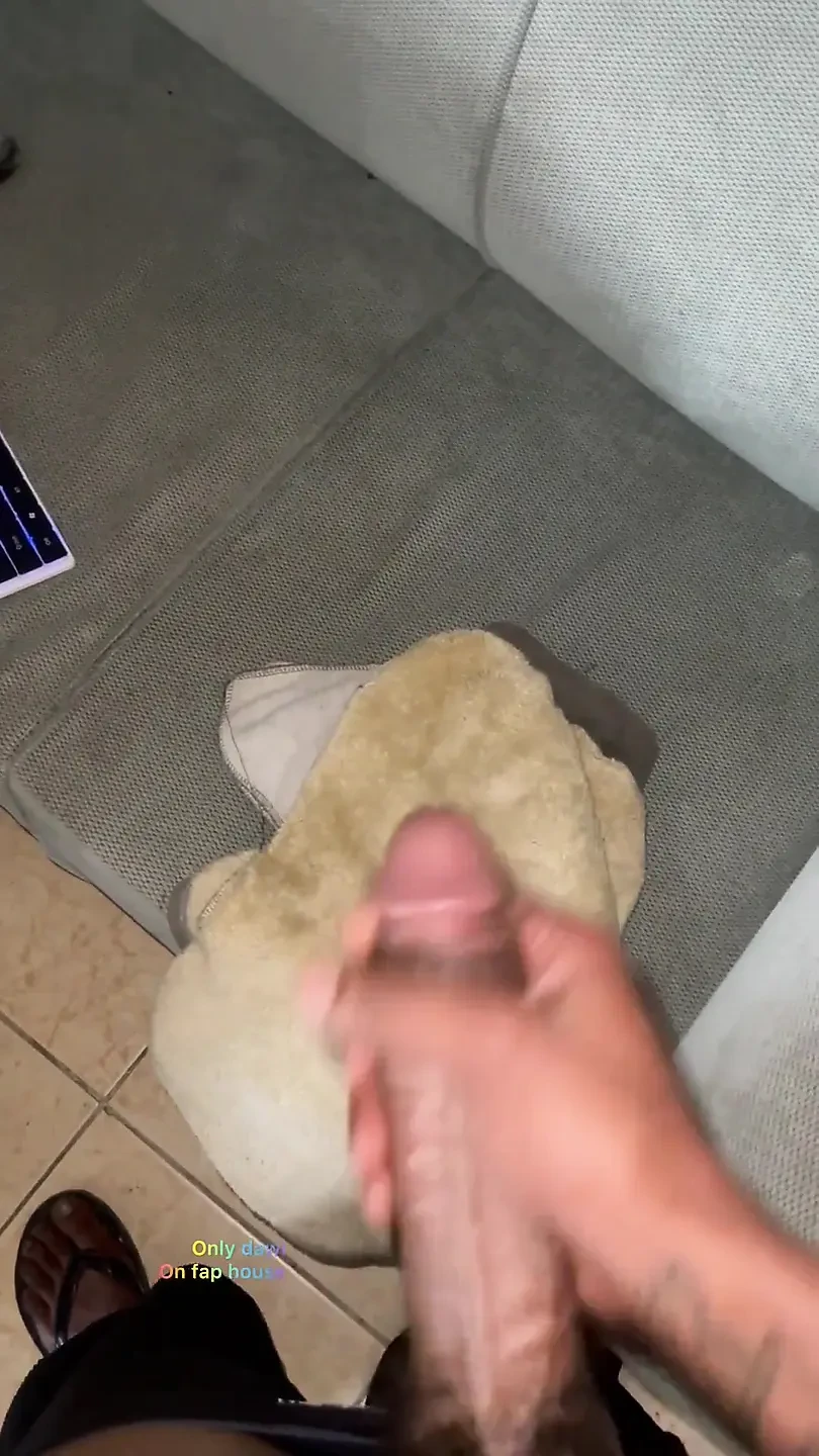 漂亮的男同玩弄大鸡巴的精彩时刻