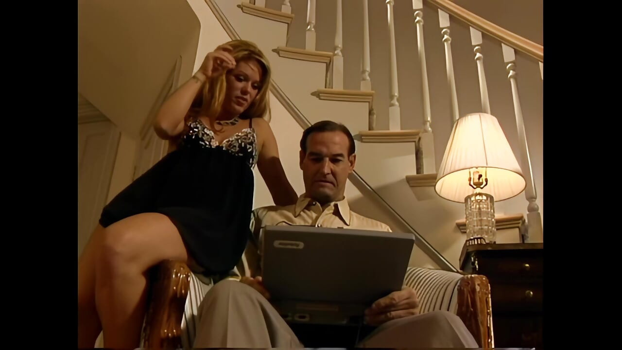 Renee Larue: Zwei Riesige Brüste Für Zwei Riesige Schwänze