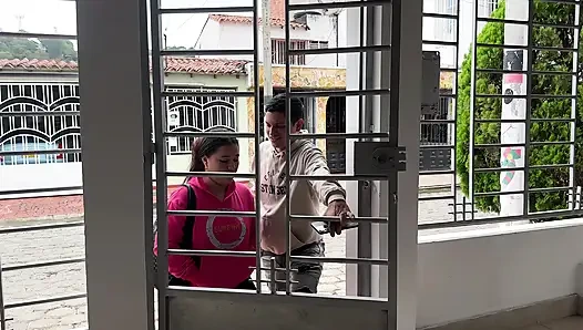 Я привёл девочку к себе домой после того, как её парень оставил её стоять в парке, и в итоге я был с трудом поднять ей настроение