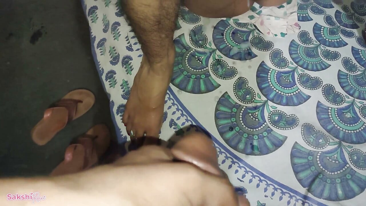 Gorąca seksowna dziewczyna – zbliżenie cipki, rżnięcie i wytryski, kompilacja desi chudai