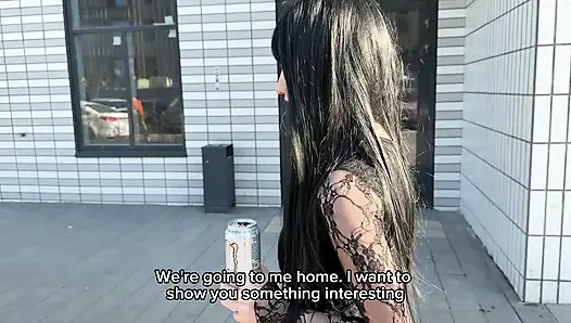 Wurde für einen tag ein altushka-typ und fickte sie für eine dose energy drink