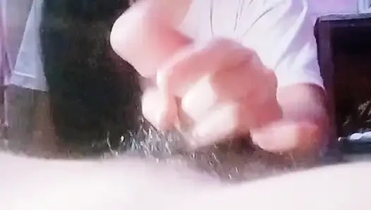 Meine stiefschwester bleibt in meinem zimmer und massiert meinen schwanz nach dem fitnessstudio - ayesha sy